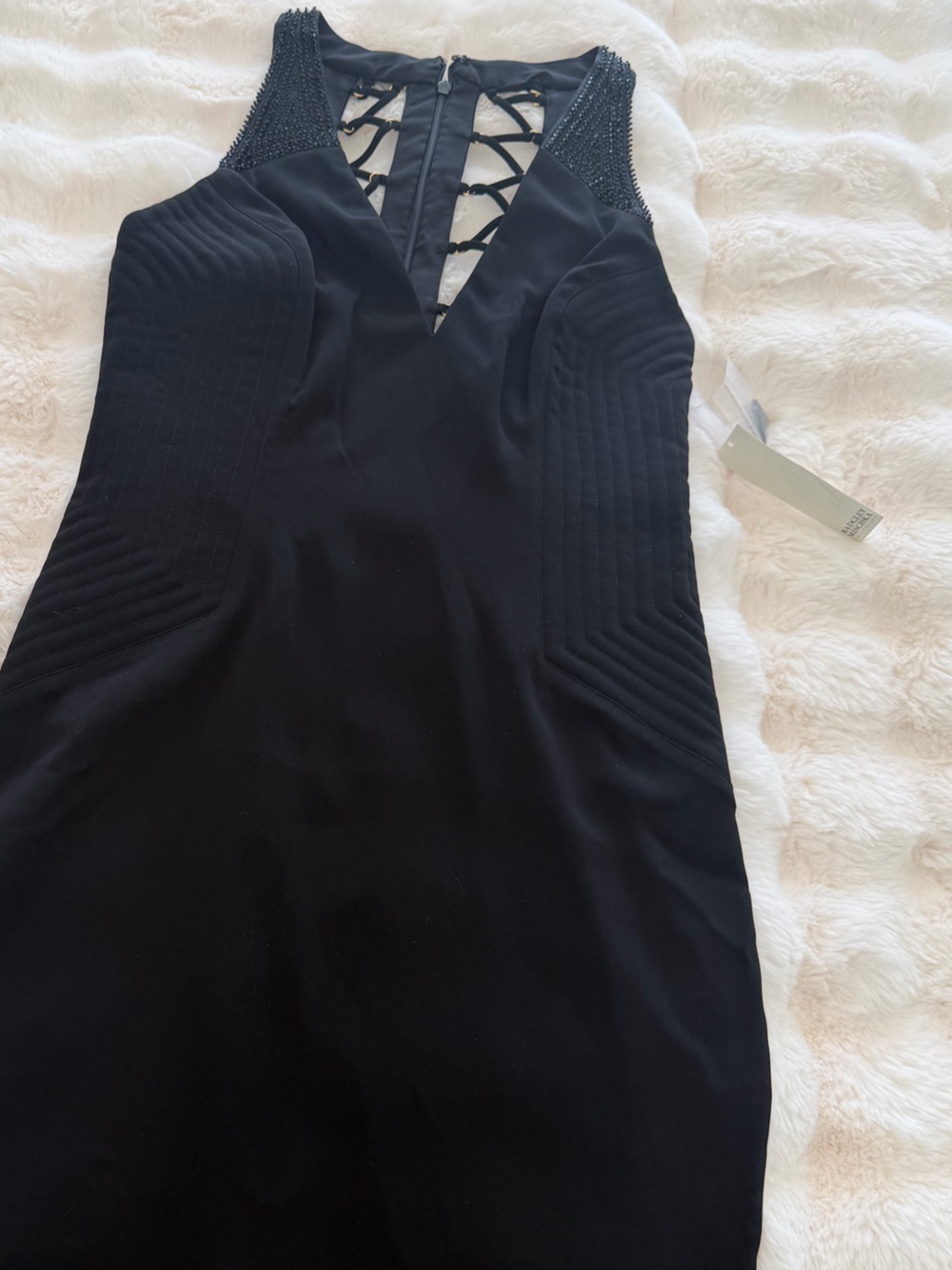 Badgley Mischka Elegant Black Midi Dress with Subtle Rib Detailing